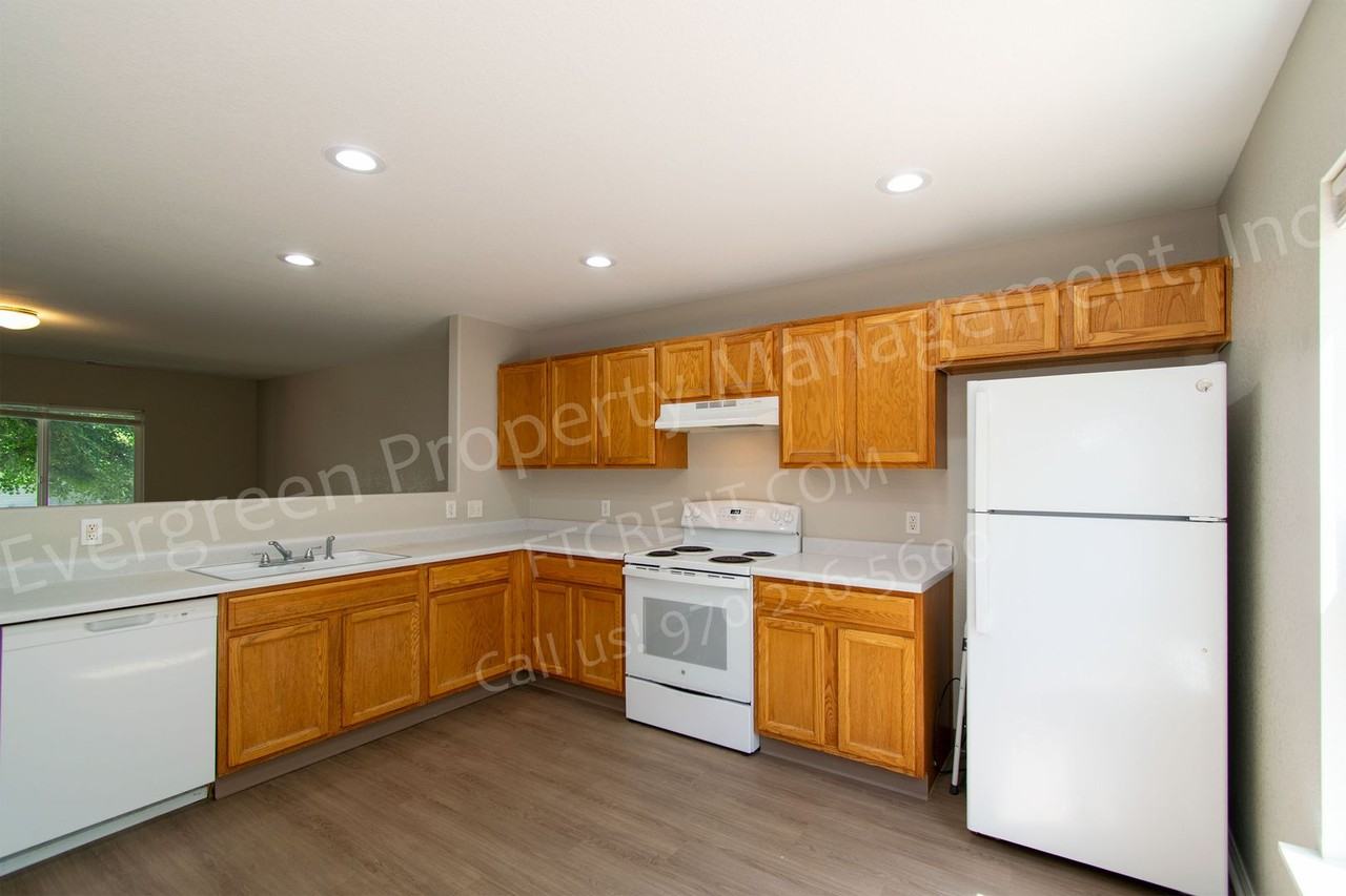 3326 Warren Farm Dr - Photo 5 of 39