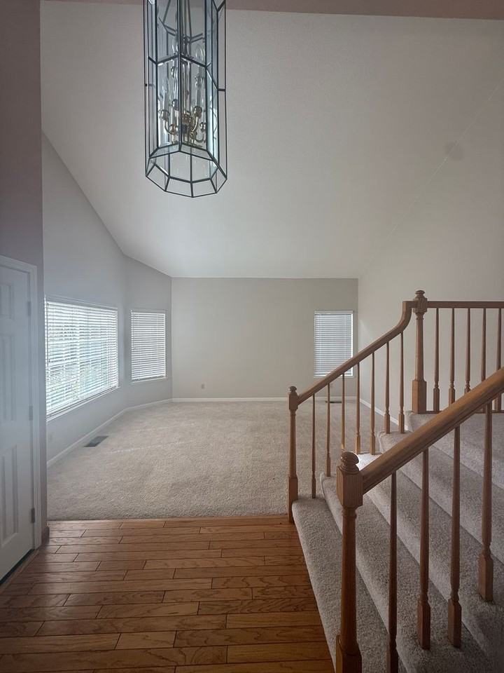 2853 Saint Andrews Rd - Photo 4 of 27