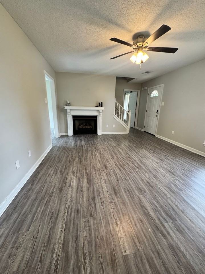 386 Wylie Dr - Photo 4 of 14