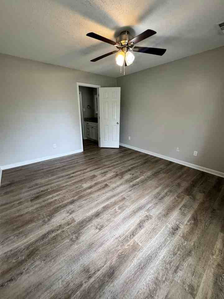 386 Wylie Dr - Photo 7 of 14