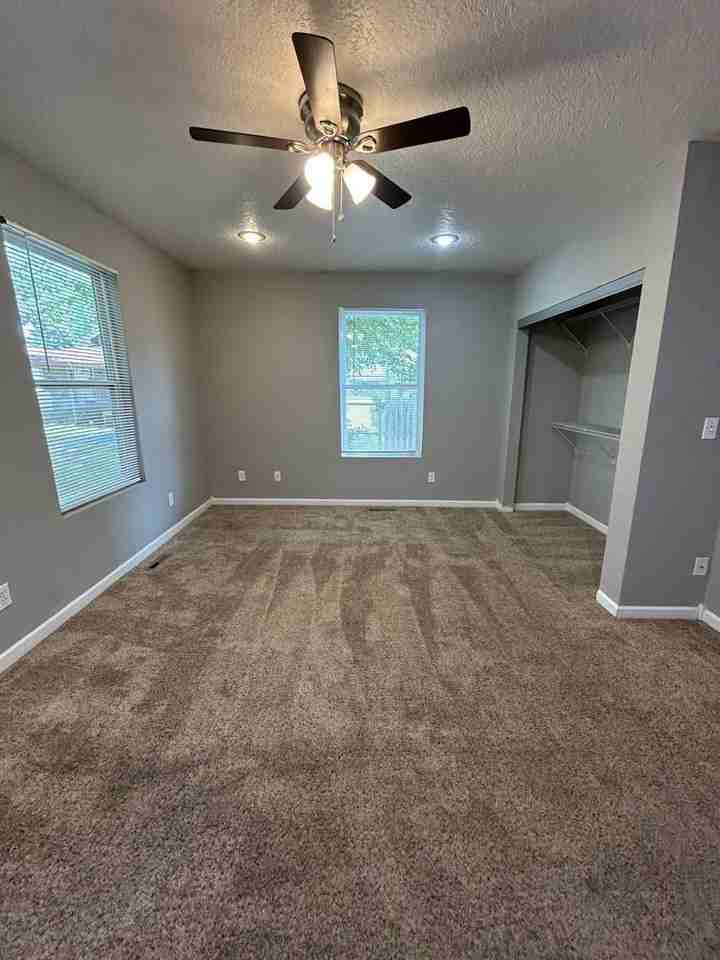 205 E Kansas St - Photo 5 of 9