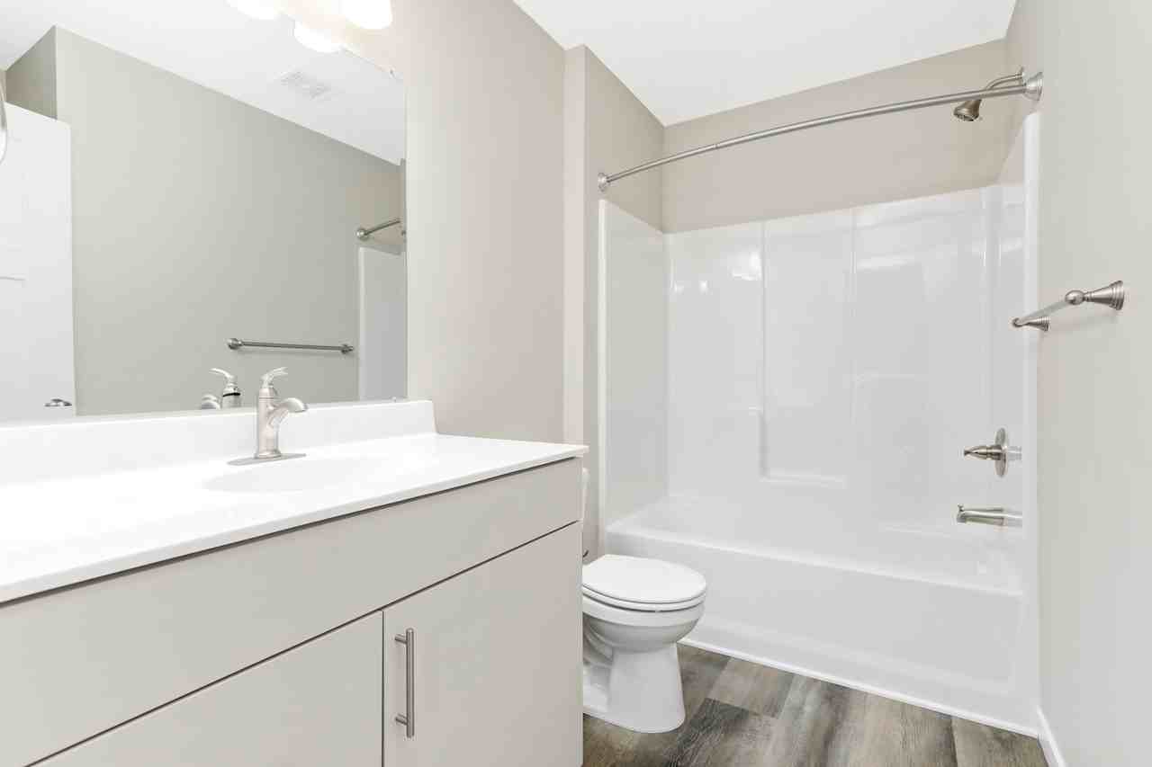 6138 Manchester Ave Ne - Photo 4 of 19