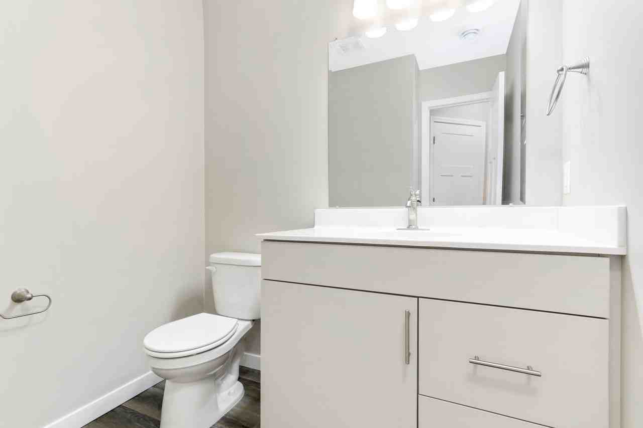 6138 Manchester Ave Ne - Photo 5 of 19
