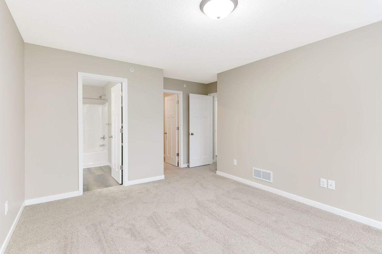 6138 Manchester Ave Ne - Photo 7 of 19