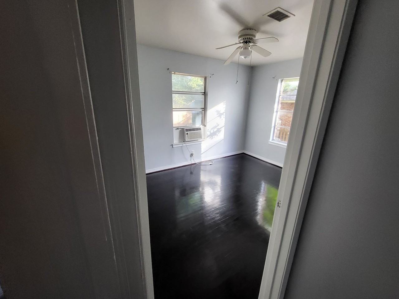 510 Cynisca St - Photo 4 of 13
