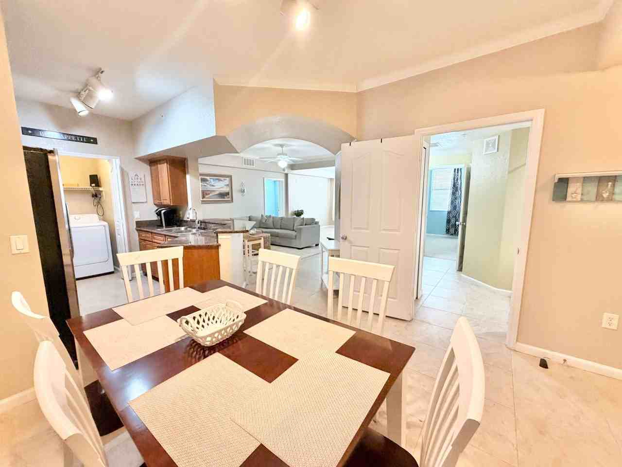 12960 Positano Cir - Photo 4 of 34