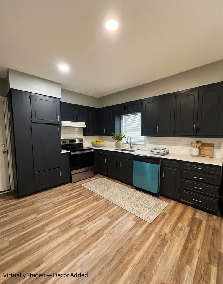 426 N Clements St - Photo 4 of 8