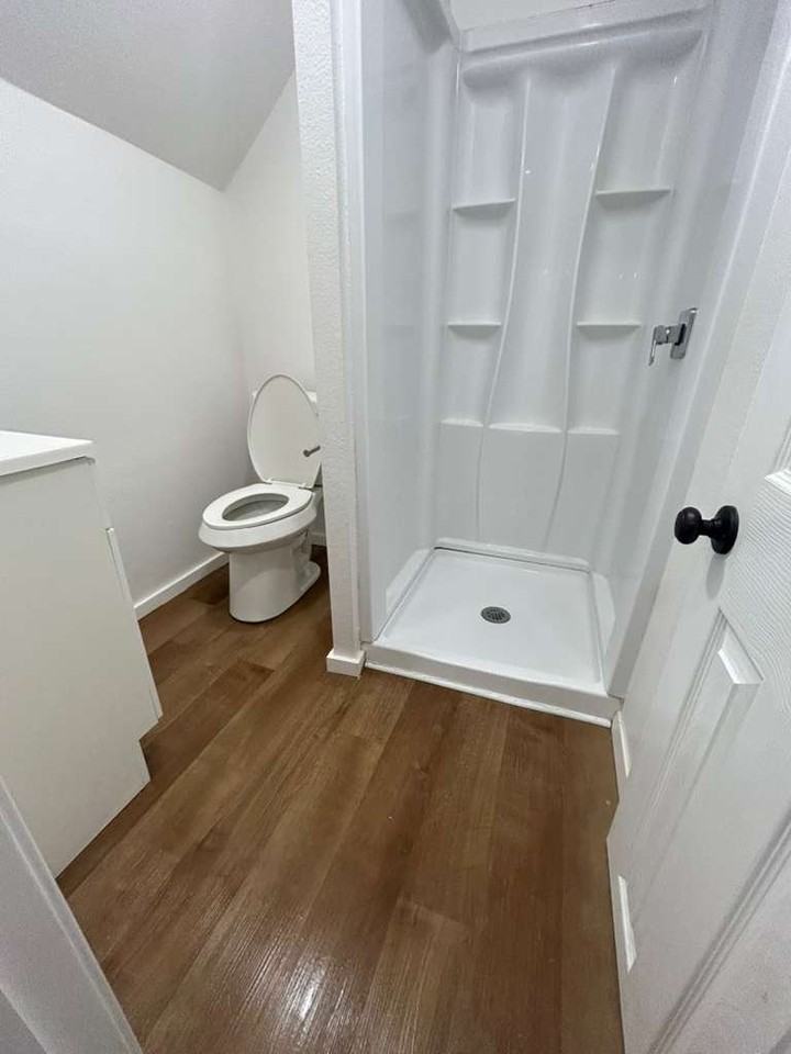 426 N Clements St - Photo 6 of 8