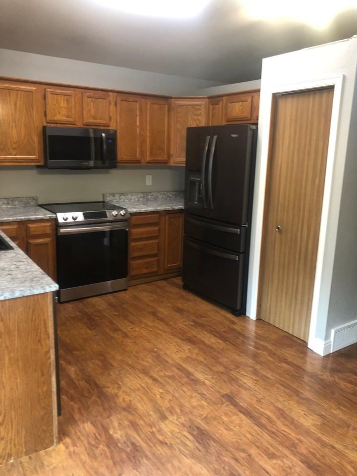 6350 Northwind Dr - Photo 5 of 20