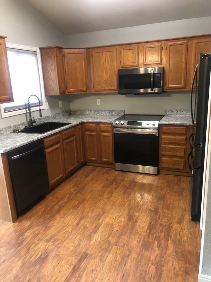 6350 Northwind Dr - Photo 6 of 20