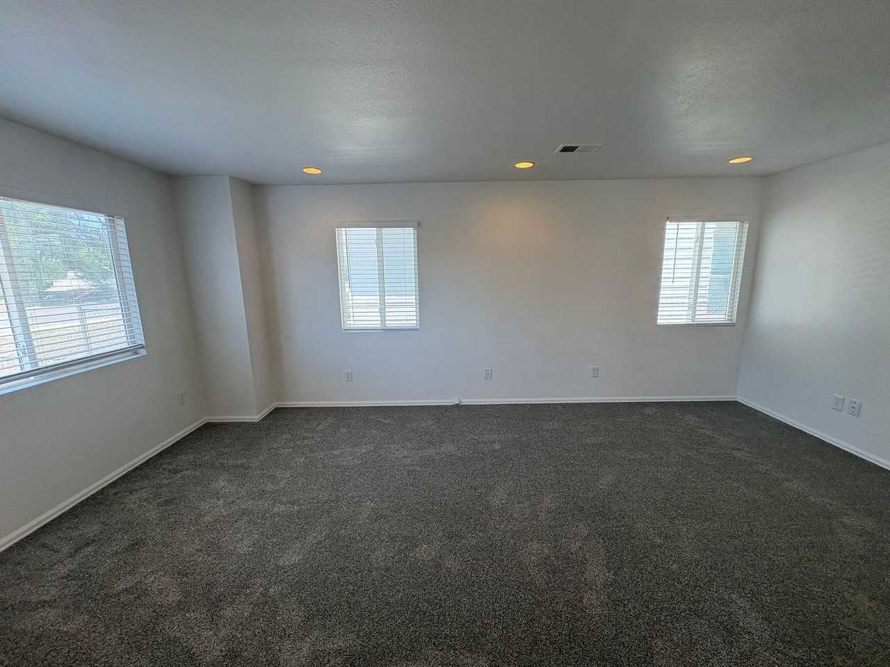 324 21st Ave - Photo 5 of 46
