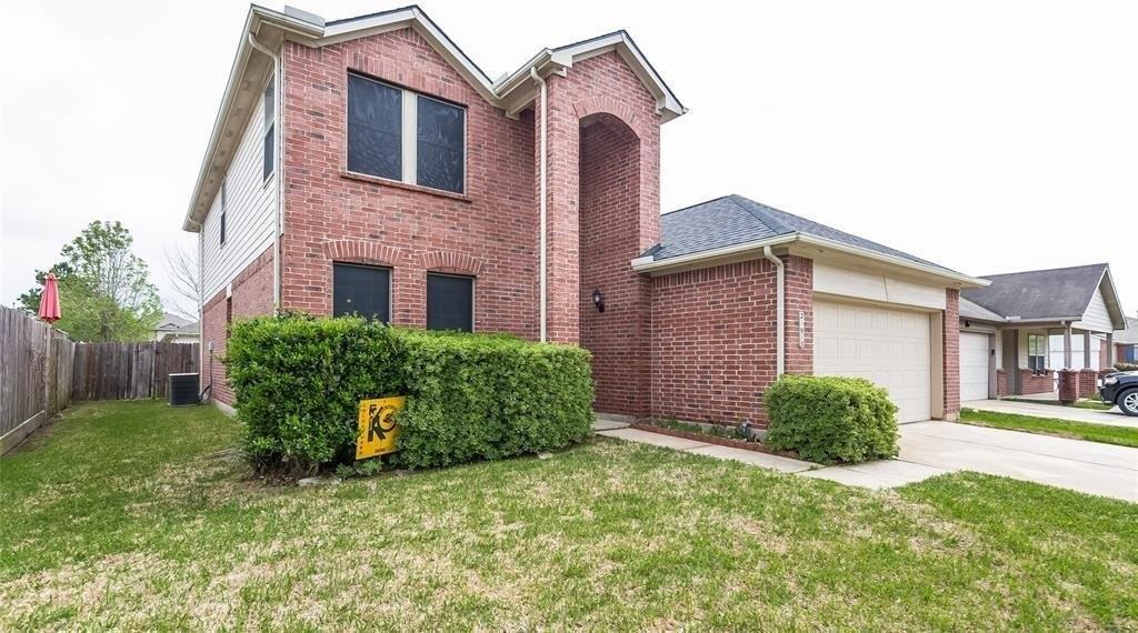 21910 Willow Downs Dr - Photo 3 of 32