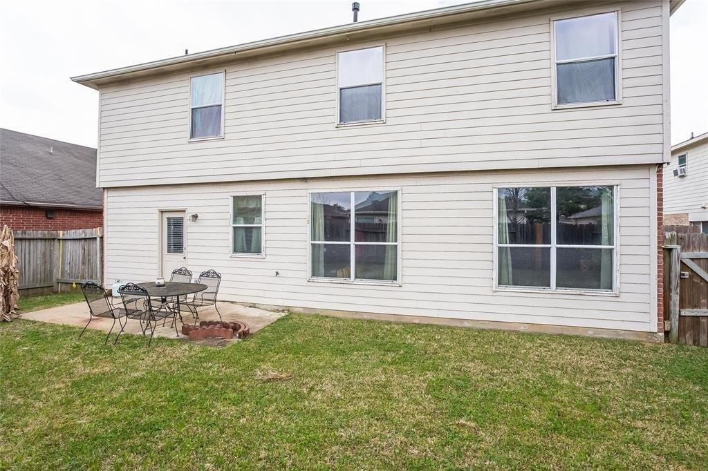 21910 Willow Downs Dr - Photo 4 of 32
