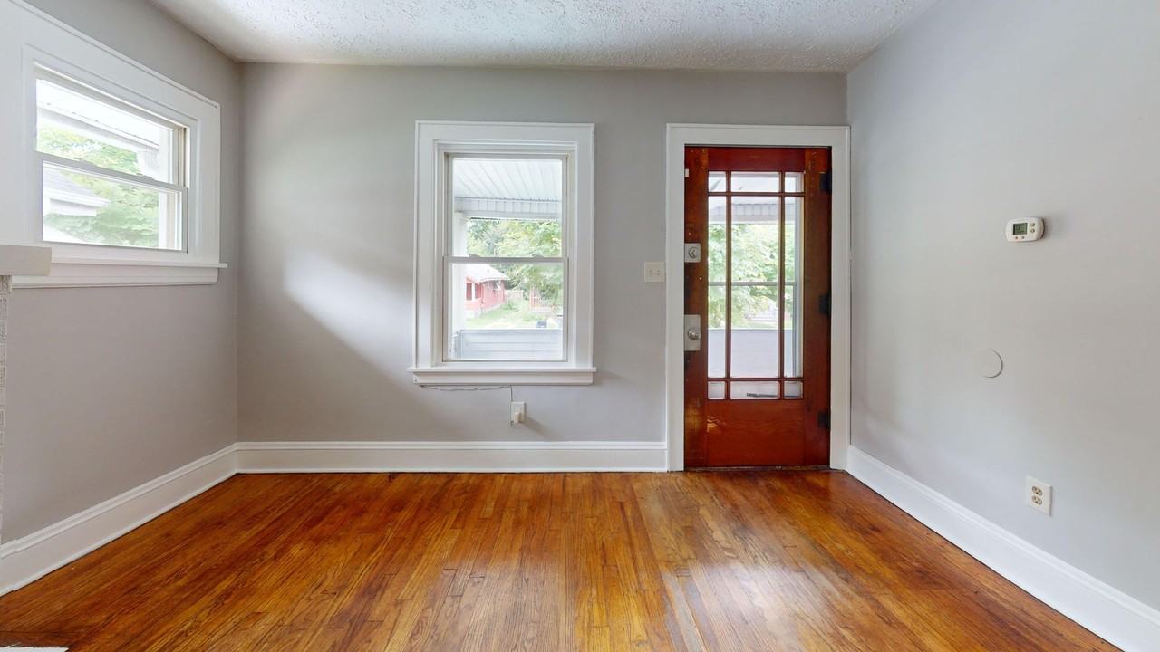 687 Merton Ave - Photo 2 of 12