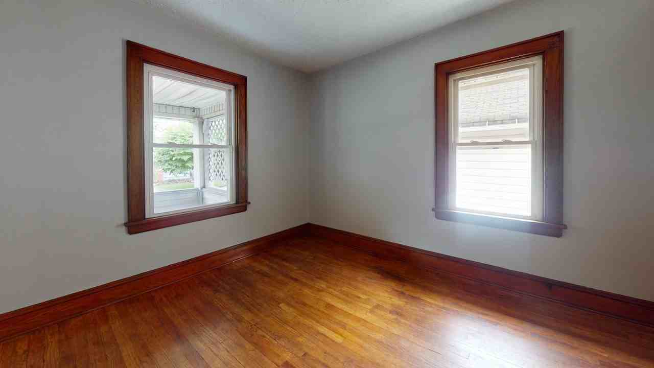 687 Merton Ave - Photo 7 of 12