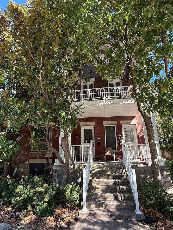 485 W Third St - Photo 2 of 13