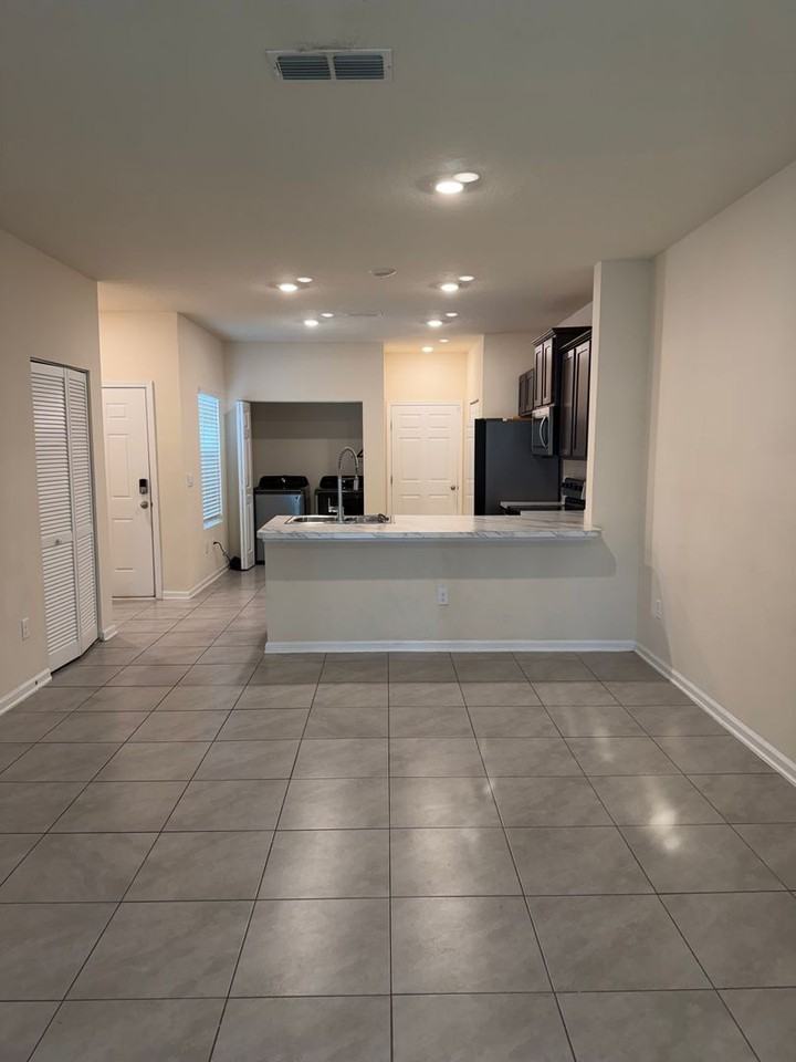 917 Observatory Pkwy - Photo 4 of 13