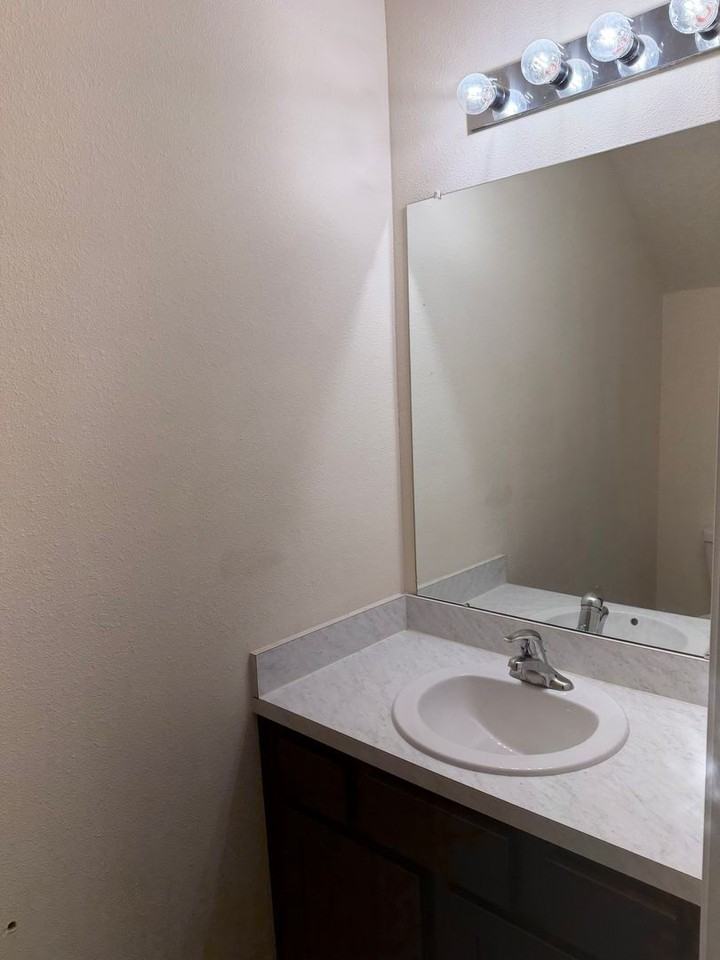 917 Observatory Pkwy - Photo 6 of 13