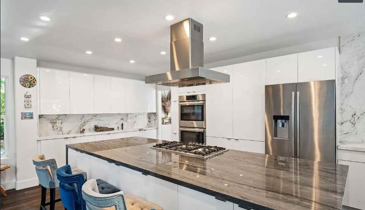 820 Foothill Ln - Photo 6 of 30