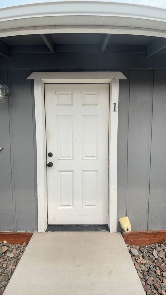 960 Nw Fairmont St - Photo 2 of 7