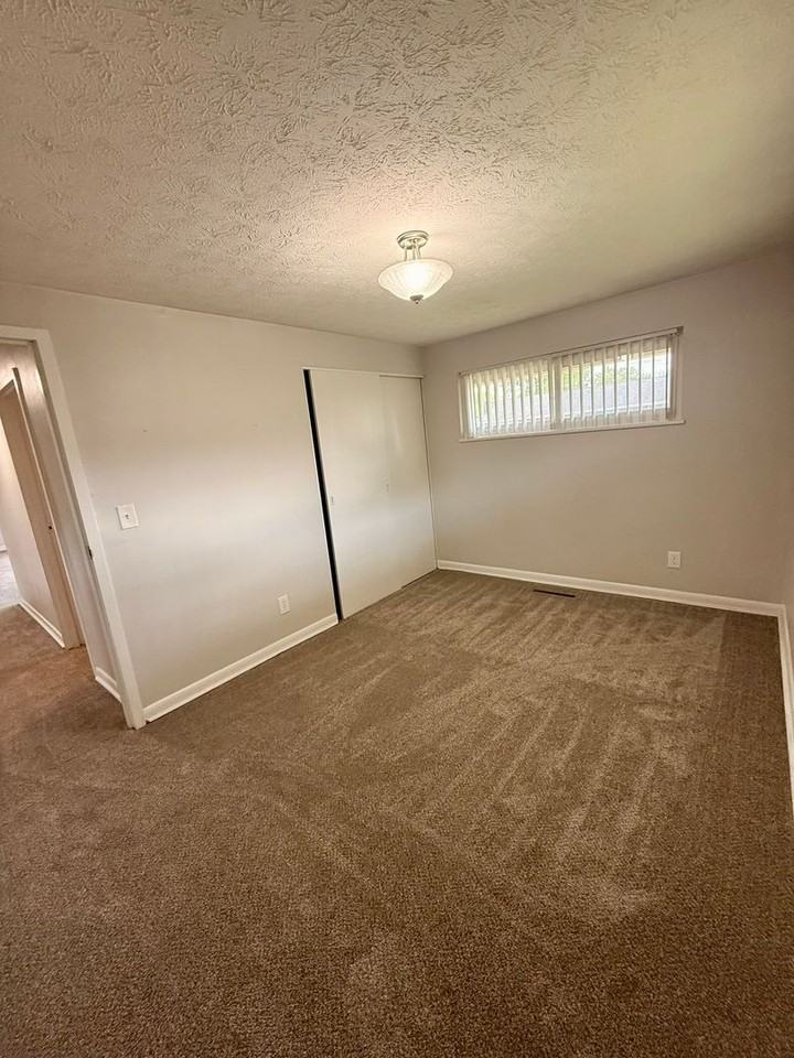 2185 Kajean Ave - Photo 6 of 16