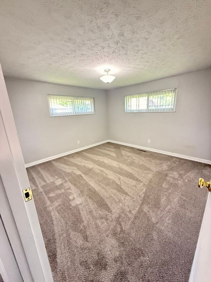 2185 Kajean Ave - Photo 7 of 16