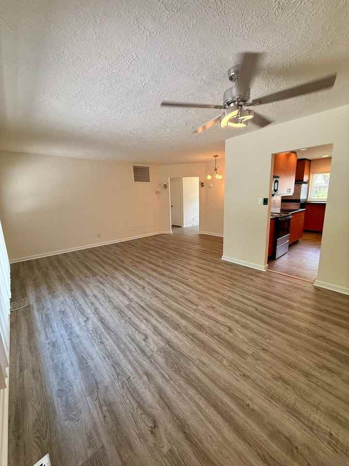 645 Brookfield Rd - Photo 3 of 19
