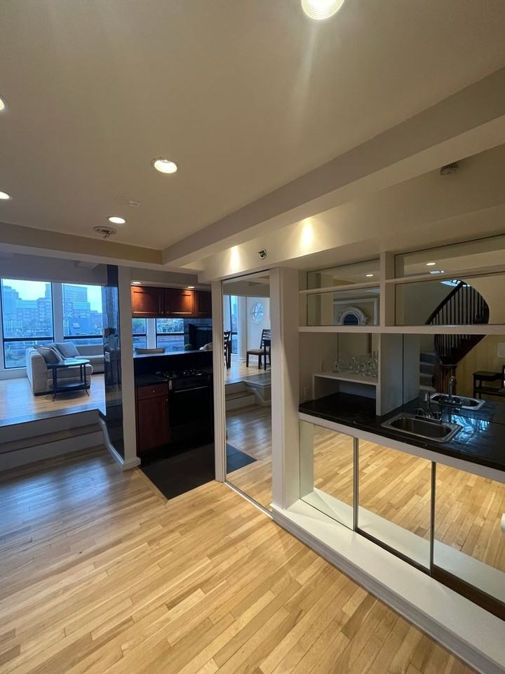 111 Beacon St - Photo 4 of 39