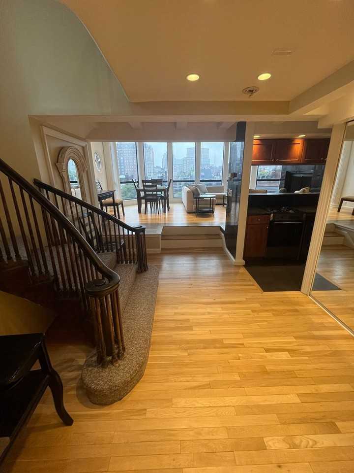 111 Beacon St - Photo 5 of 39