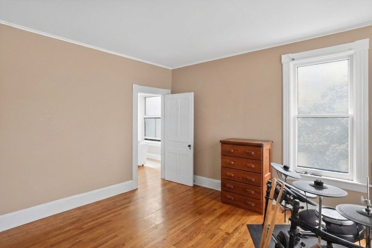 52 Church Ave - Photo 4 of 16
