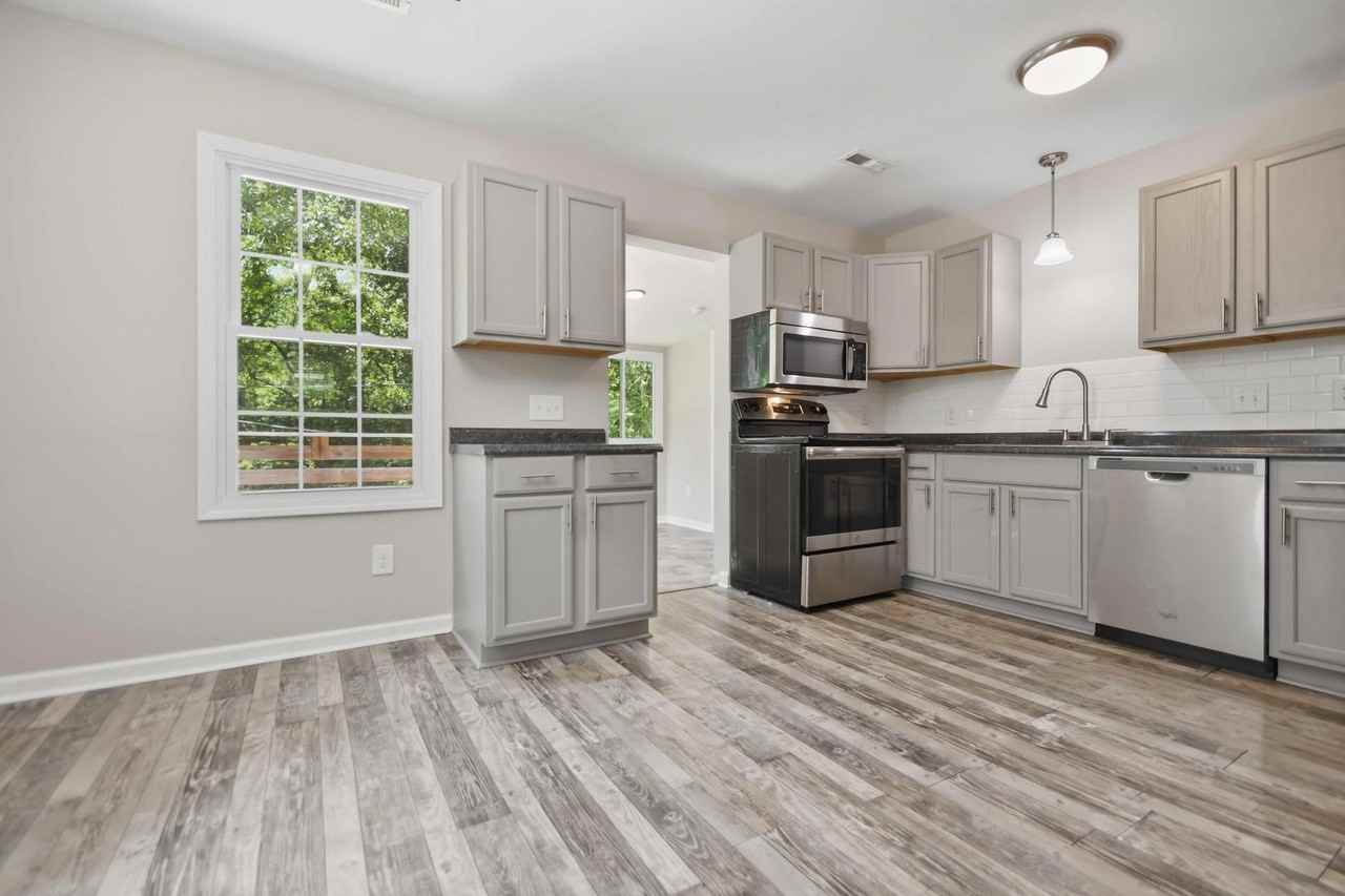 970 Swift Dr - Photo 5 of 12