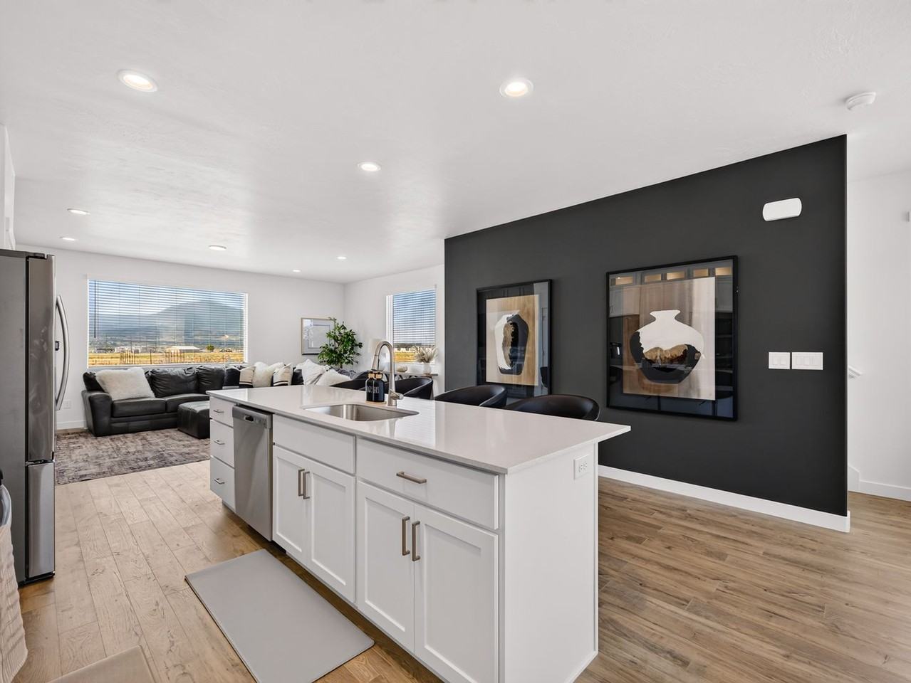 608 W 1760 N - Photo 6 of 44