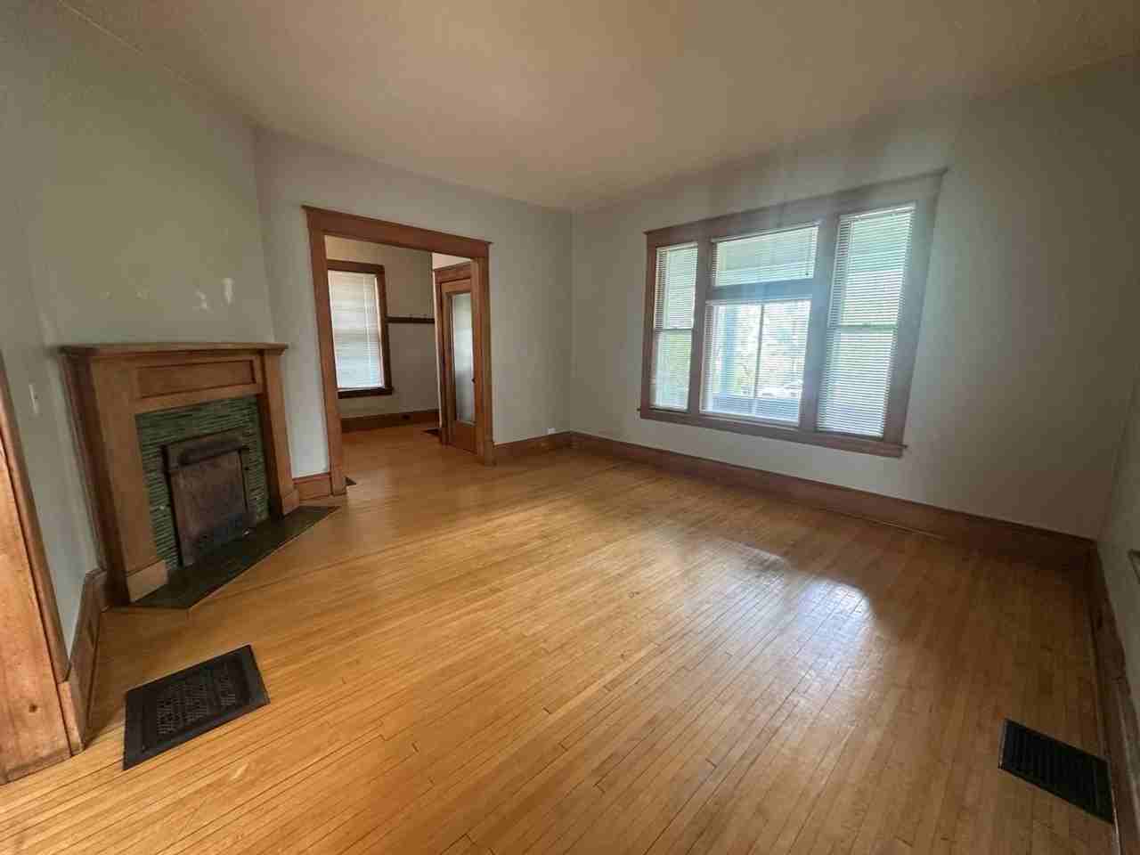 453 Wheeler St N - Photo 6 of 27