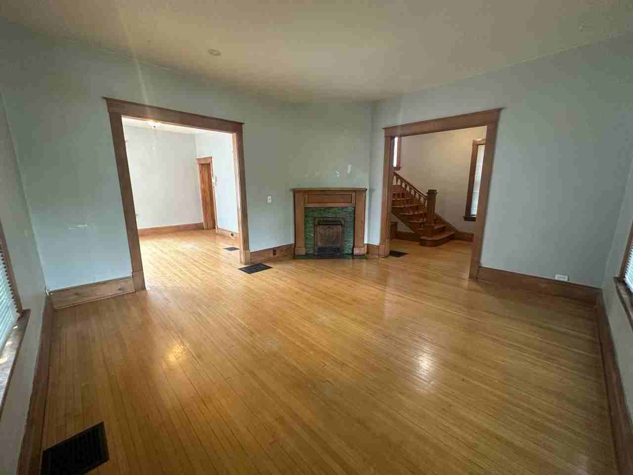 453 Wheeler St N - Photo 7 of 27