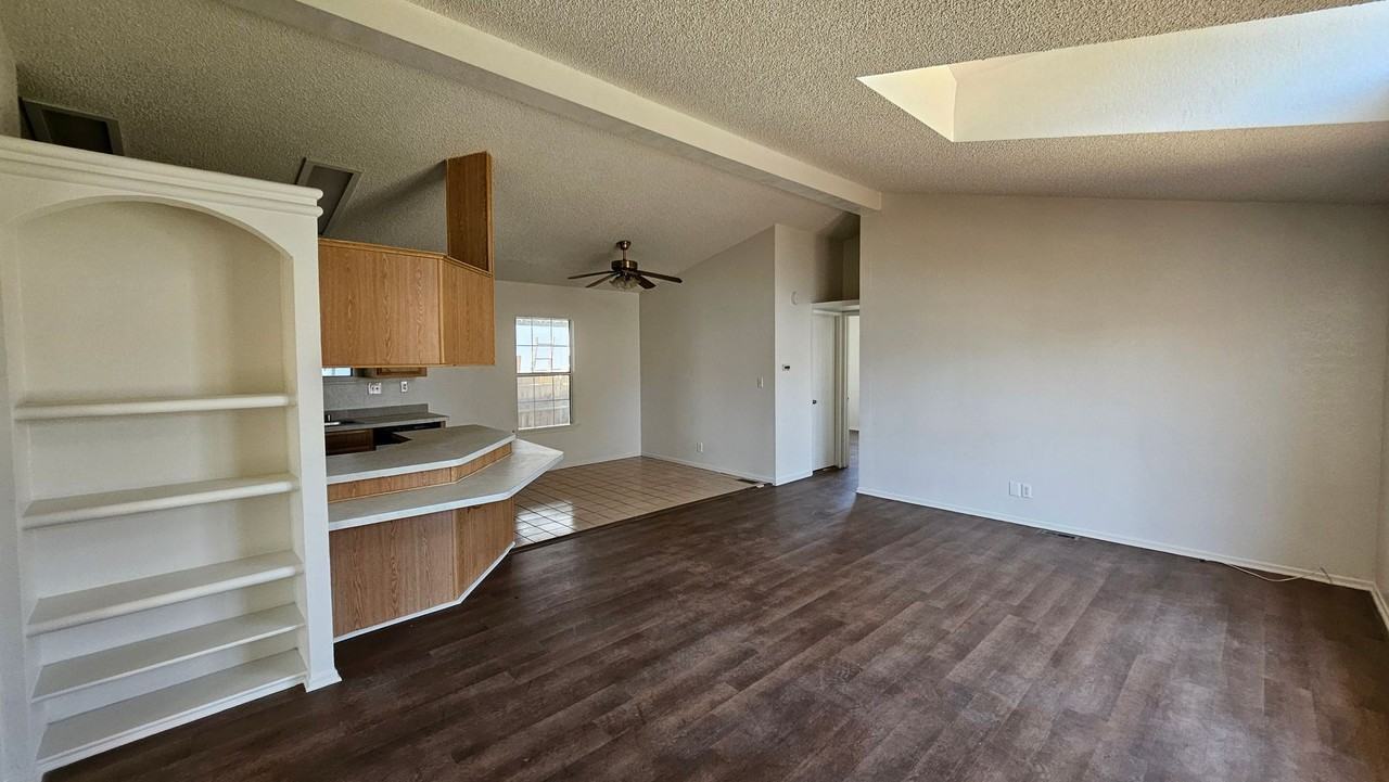 21761 Wisteria St - Photo 2 of 16