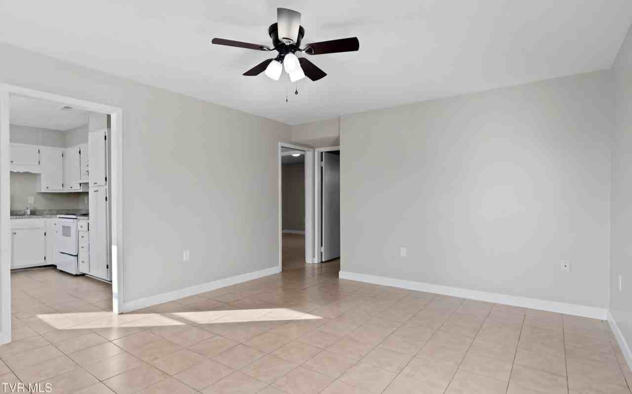 1001 Kiser Blvd #12 - Photo 2 of 13
