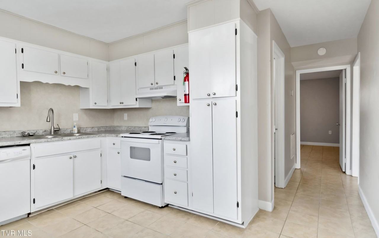 1001 Kiser Blvd #12 - Photo 4 of 13