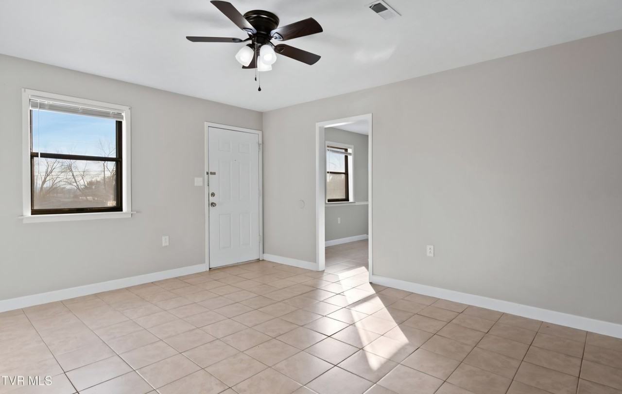 1001 Kiser Blvd #12 - Photo 7 of 13