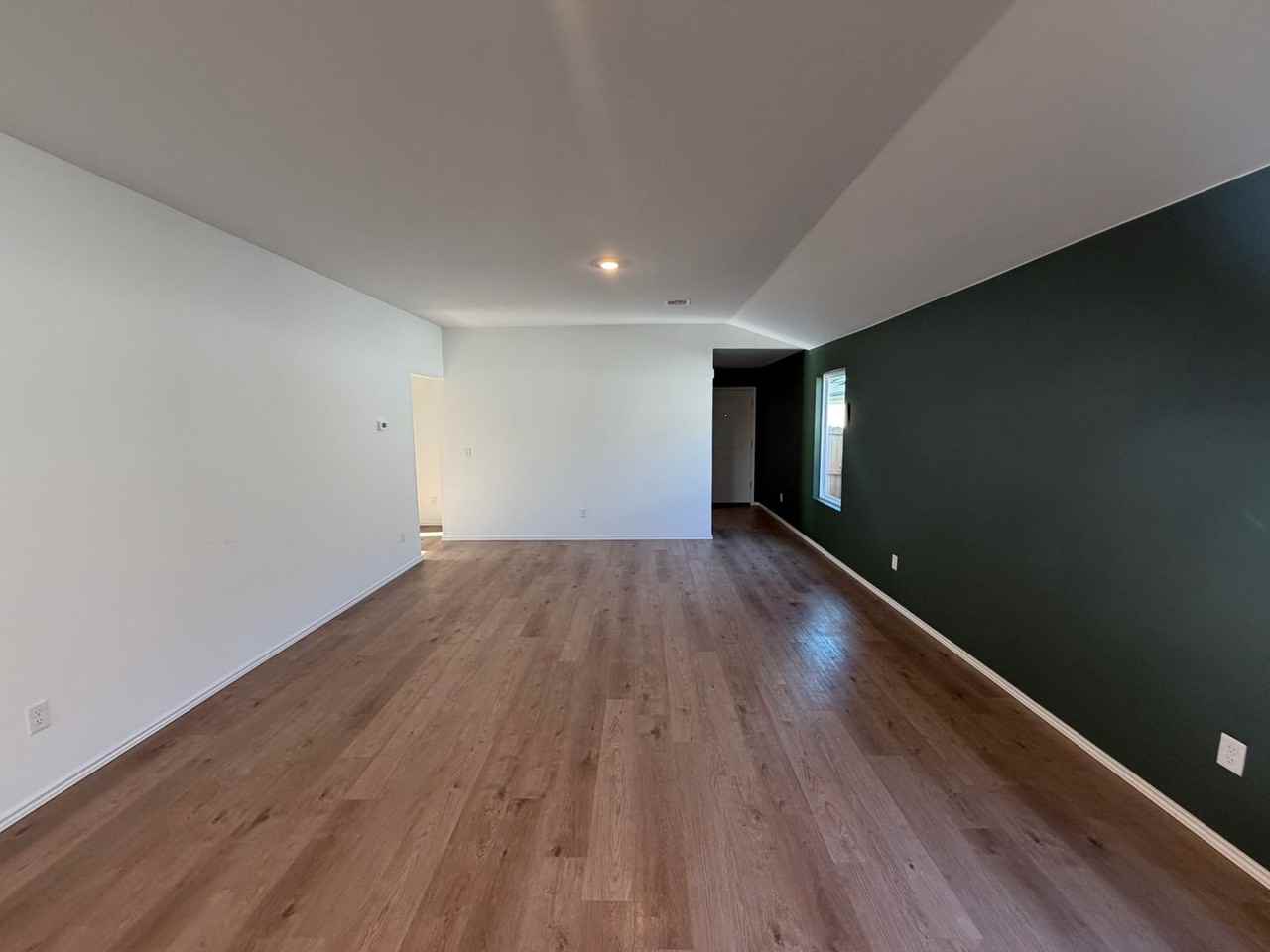 805 Ne 101st St - Photo 3 of 14