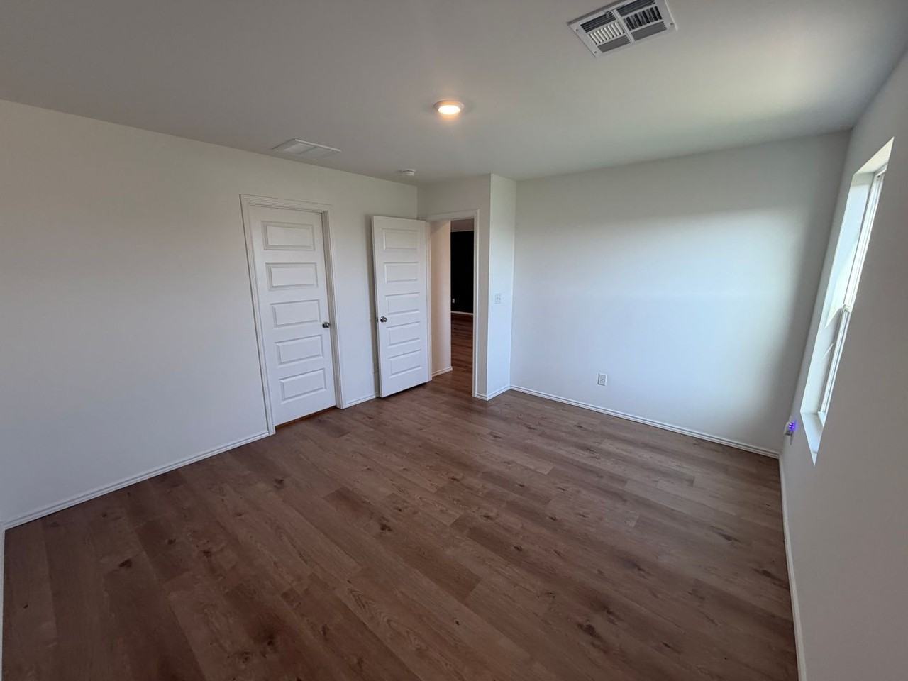 805 Ne 101st St - Photo 6 of 14