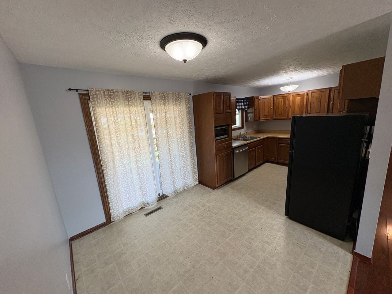 1804 Hartley St - Photo 6 of 35
