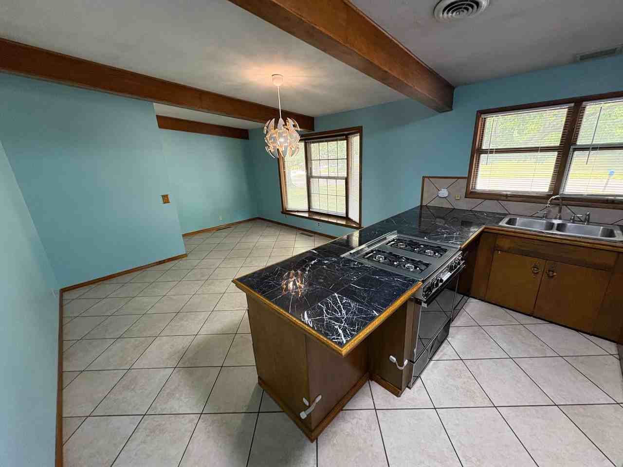 1300 Eastridge Dr - Photo 6 of 35