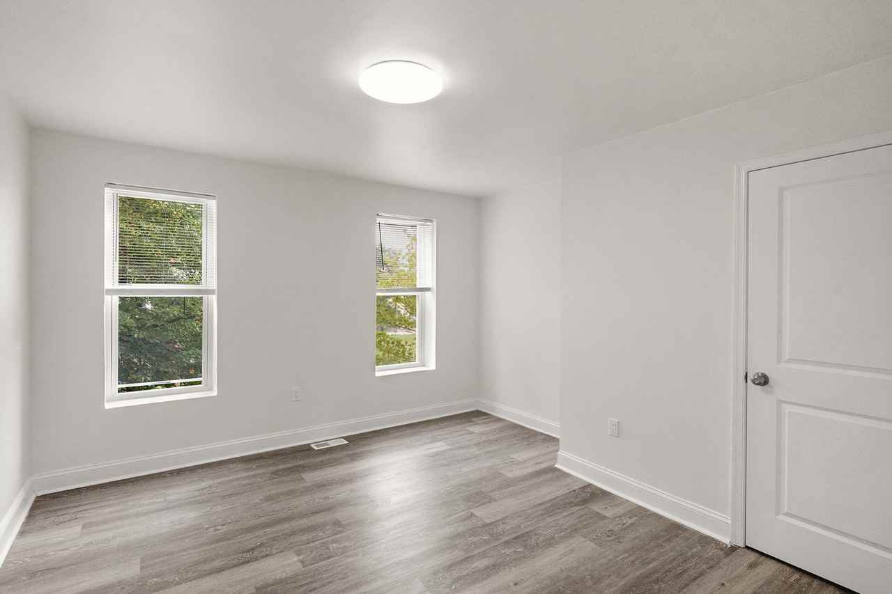 2412 Francis St - Photo 5 of 24