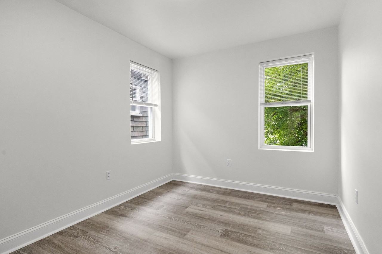 2412 Francis St - Photo 6 of 24