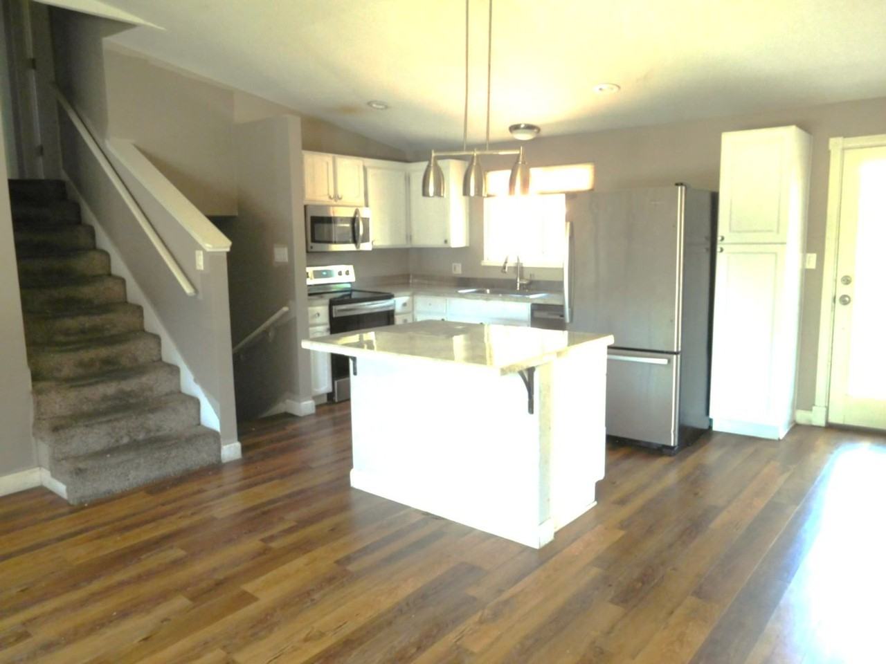 1325 Williams Cir - Photo 4 of 12