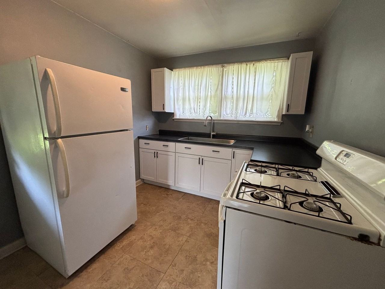 13 1/2 Dunkard Ave - Photo 2 of 10