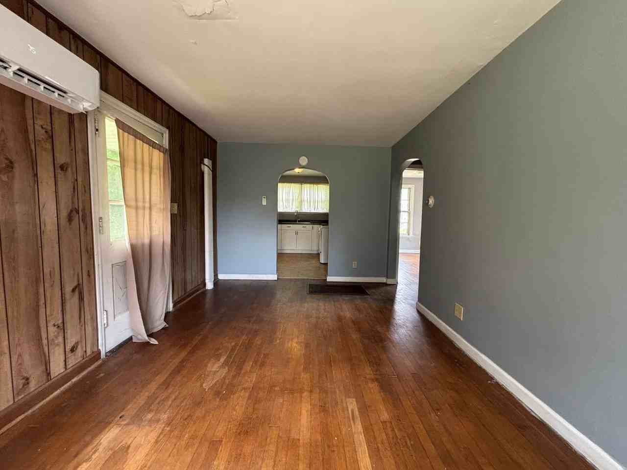13 1/2 Dunkard Ave - Photo 4 of 10