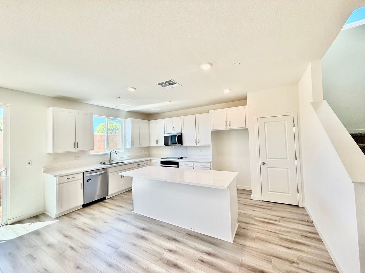 1992 Talavera Dr - Photo 2 of 24