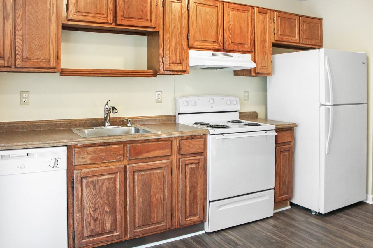 2455 Whitney Ct - Photo 3 of 13
