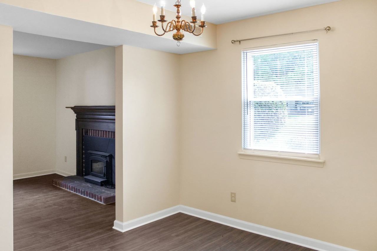 2455 Whitney Ct - Photo 4 of 13